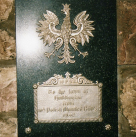 Commemorative plaque to the Polish forces, Haddington's Town Hall.png
